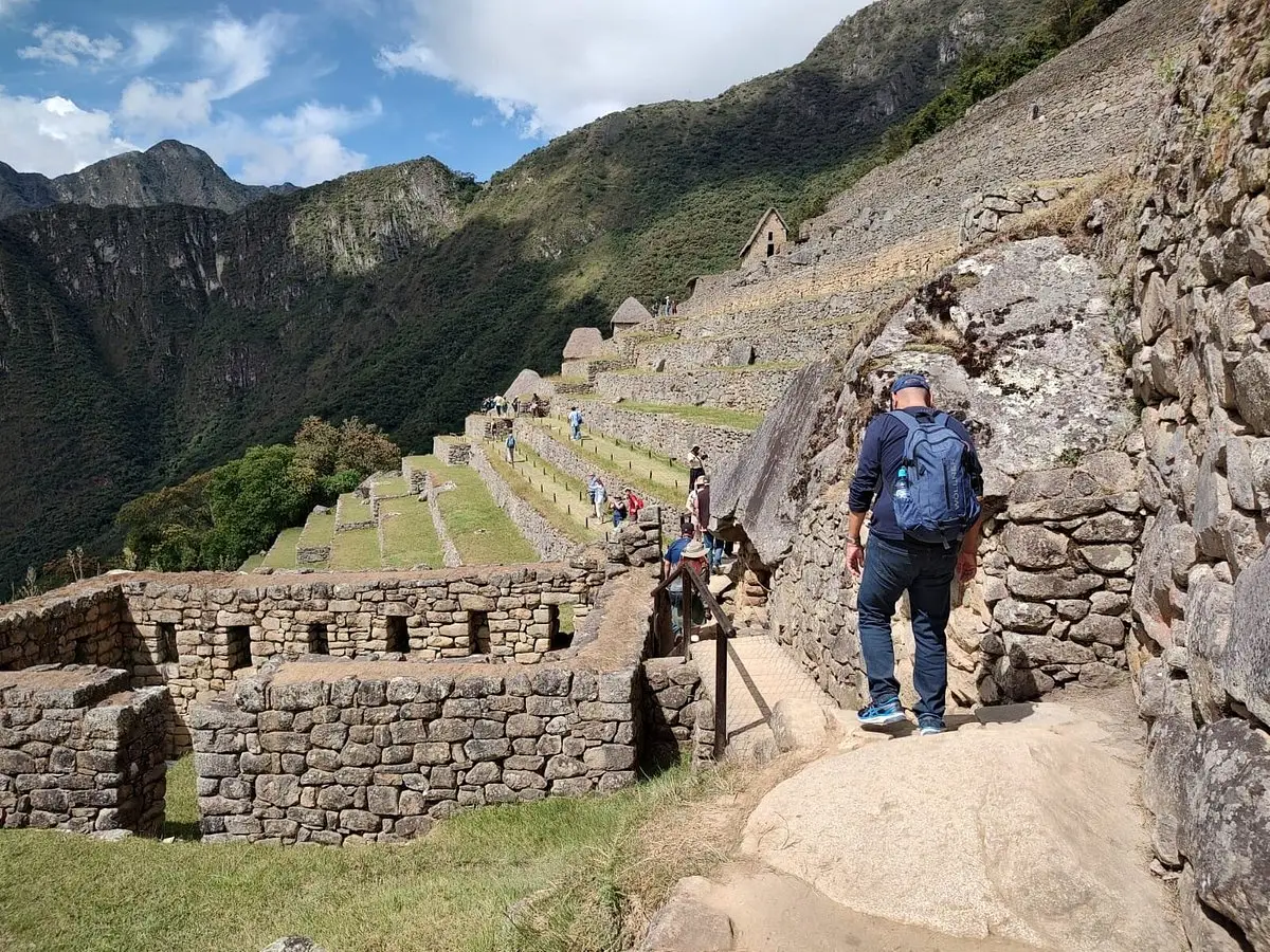 Viajando a Machu Picchu: Todo lo que Necesitas Saber para una Visita Inolvidable”